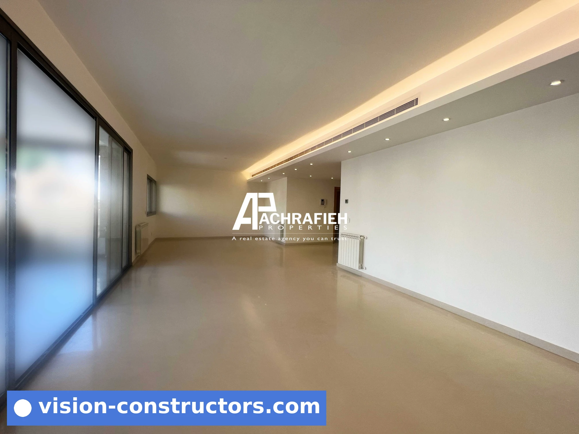 Apartment 24/7 Electricity - Golden Area - Open View for rent in Achrafieh