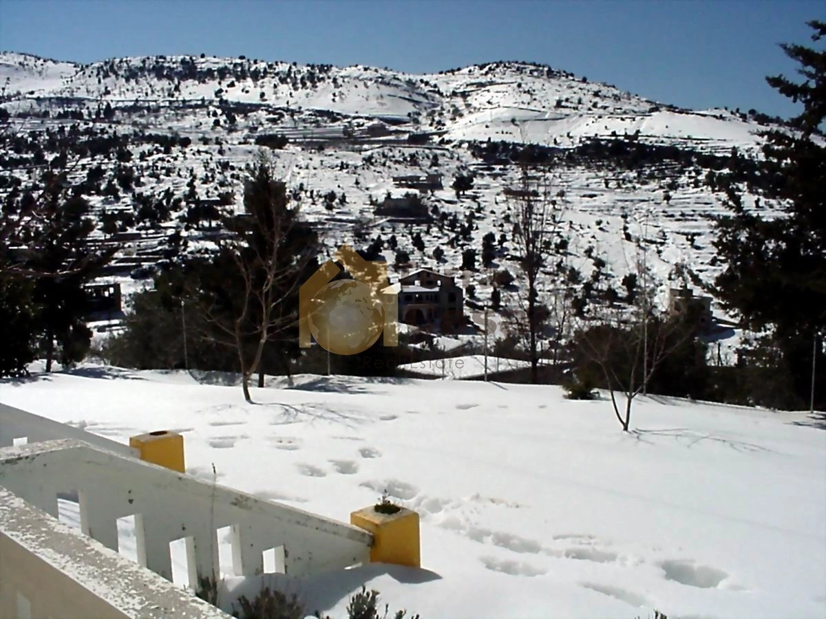 Lehfed villa nice location swimming pool cash payment