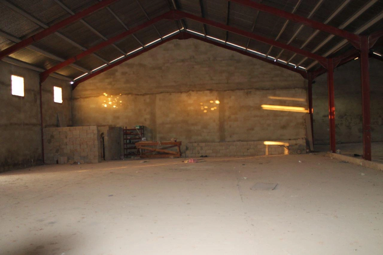Reiit warehouse suitable for a factory with 4000 sqm land for sale ref
