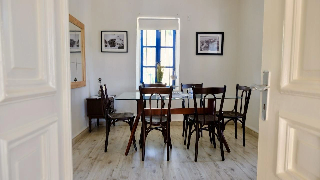 Zahle small villa with 3000 sqm land prestigious neighborhood for rent ref