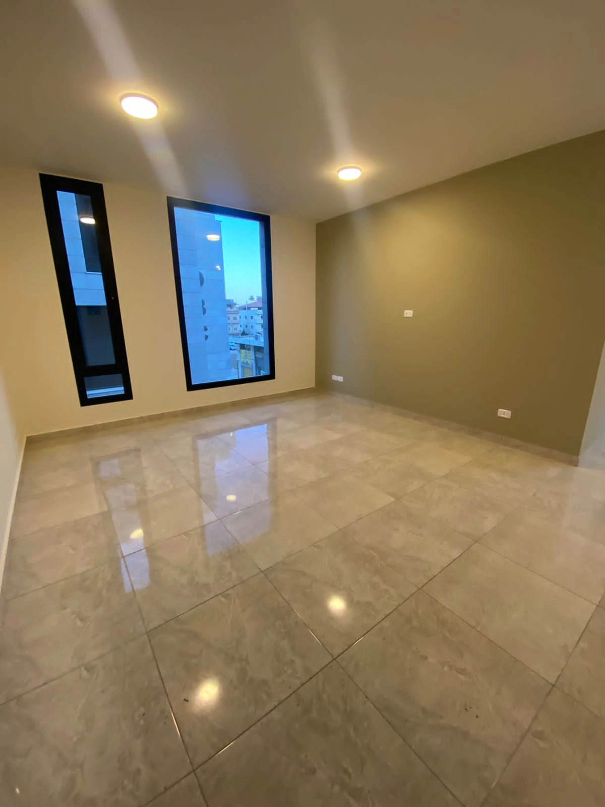 Haouch el omara office 55 sqm for rent (2 offices available)