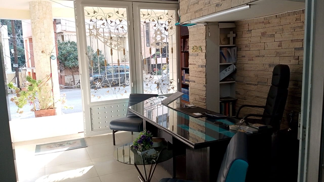 Shop for sale in baouchriyeh – el maten