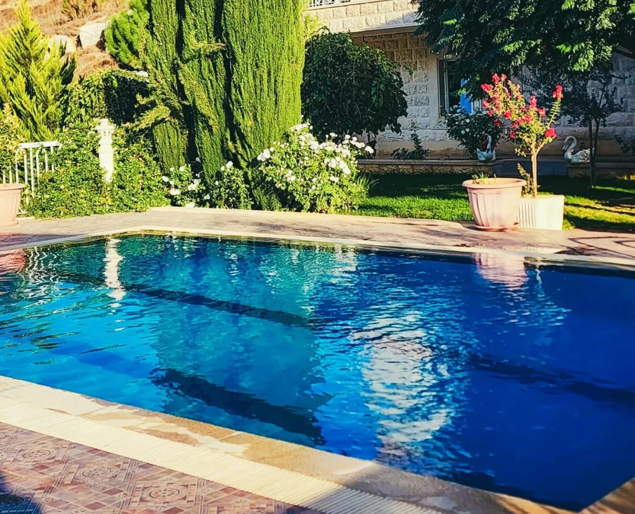 Saghbine luxurious villa on a 2800 sqm land overlooking lake qaraoun