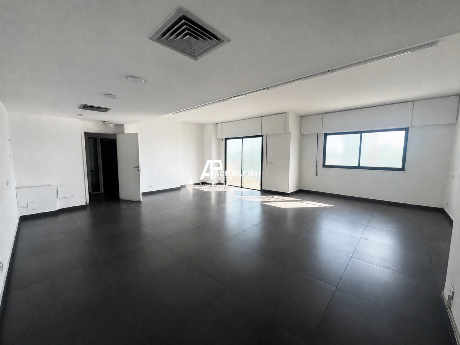 Office for Sale In Sodeco - مكتب للبيع في الأشرفية
