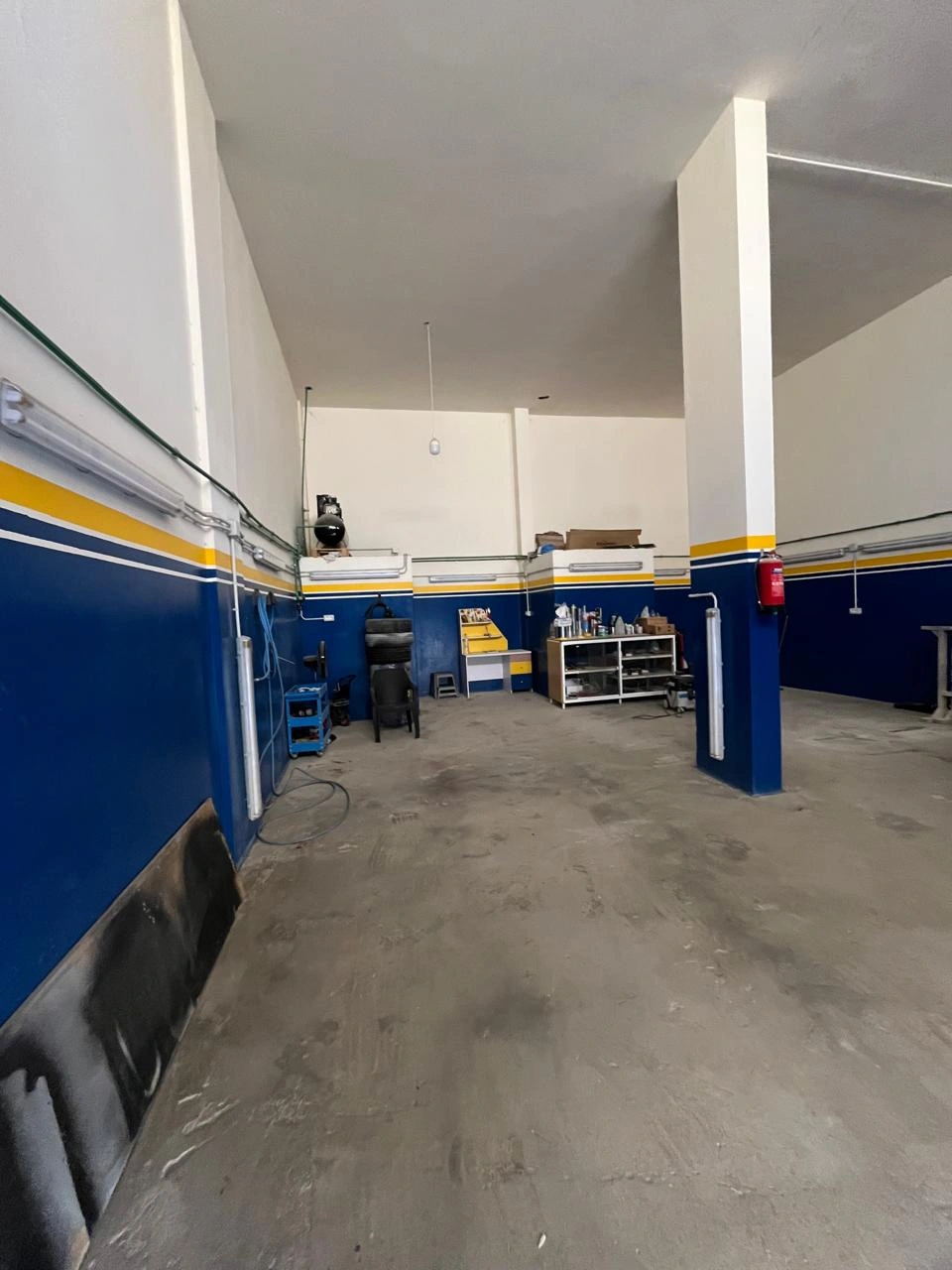 Madine el sinayia fully equipped paint shop for rent