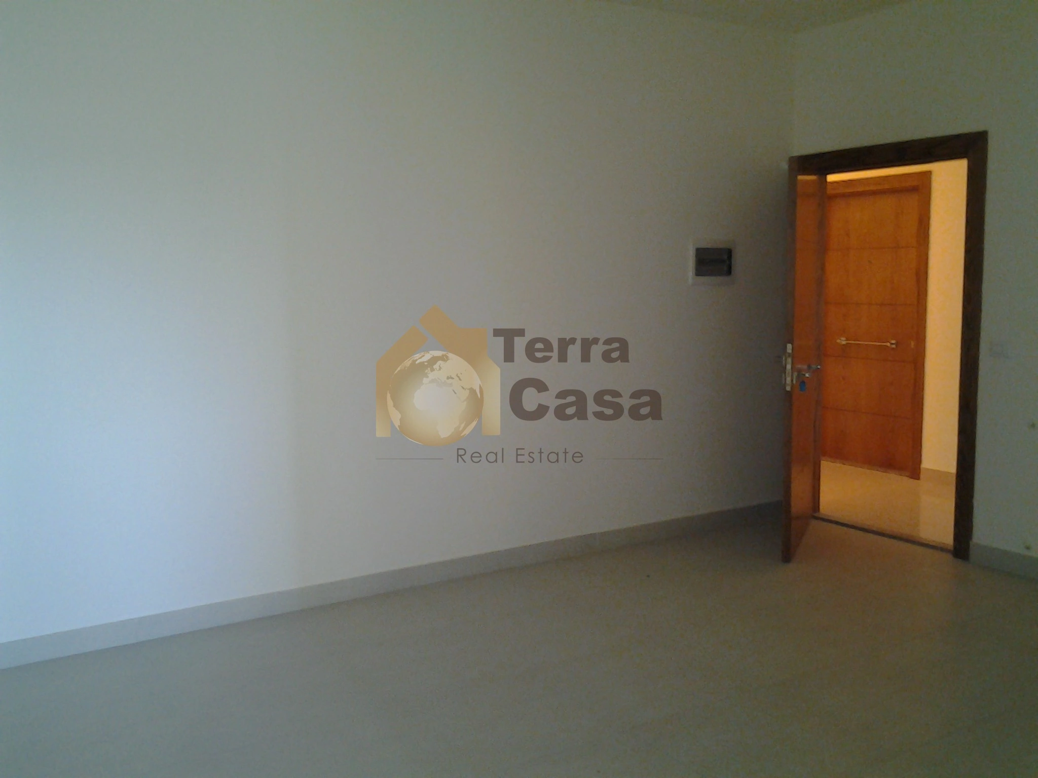Haouch el omara office 75 sqm for rent prime location