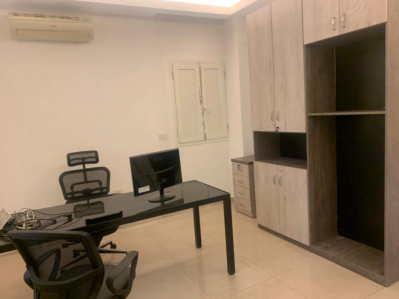 Monot furnished office 100 sqm for rent in a prime location