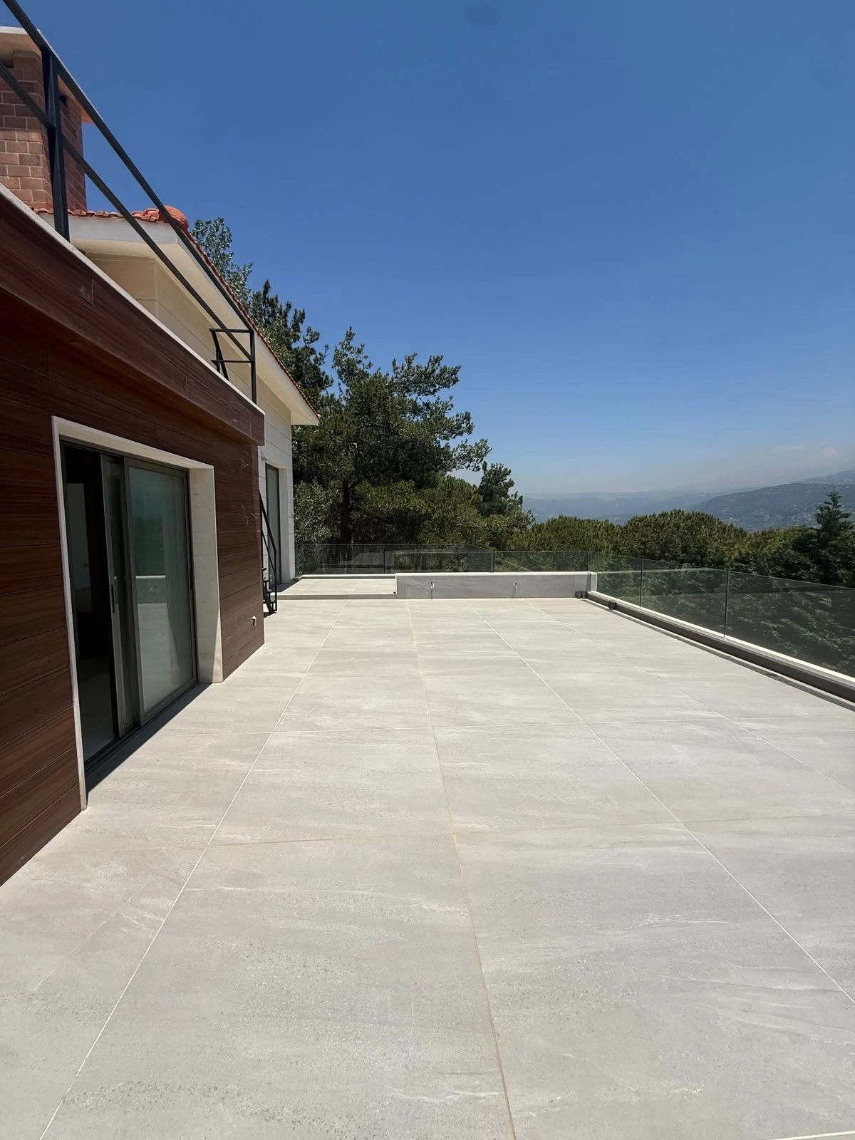 Baabdat three-story luxury villa + pool, high-end finishes panoramic view
